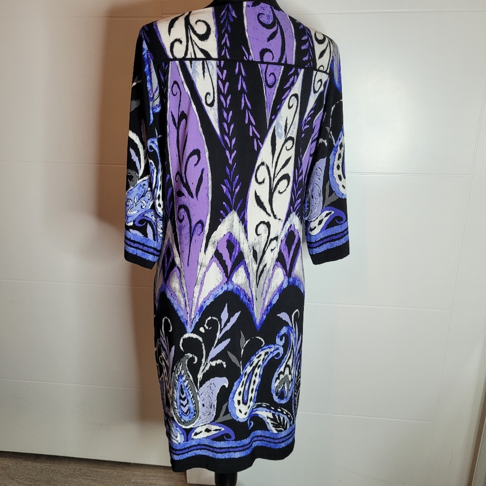 Three quarter sleeved dress